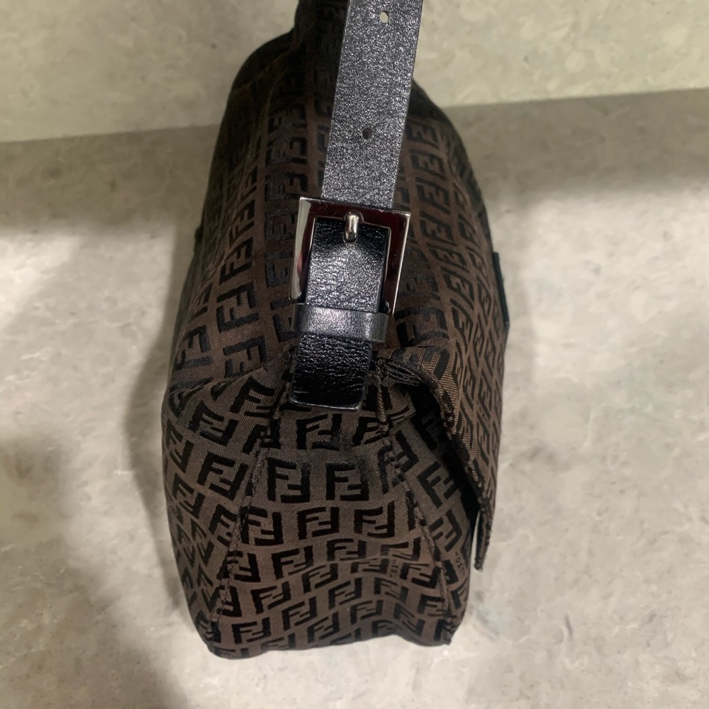 Fendi Vintage Shoulder Bag - Picture 5 of 8